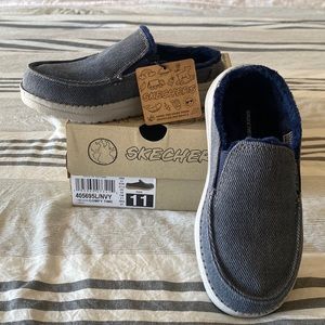Sketchers slide on shoe Navy size 11 style Melson